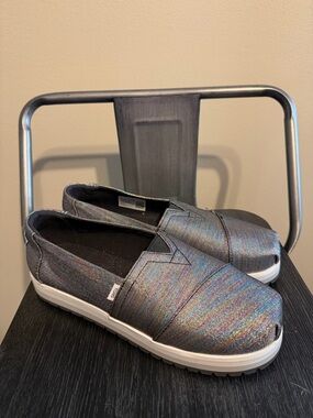 TOMS Iridescent Slip On Shoes Rainbow Metallic Canvas Flats Sz 5